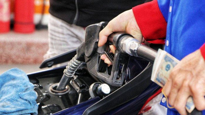 Giá xăng dầu trong nước vẫn lập đỉnh, RON 95 sát ngưỡng 33.000 đồng/lít